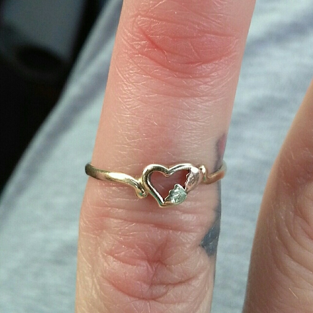 10k black hill's gold ring